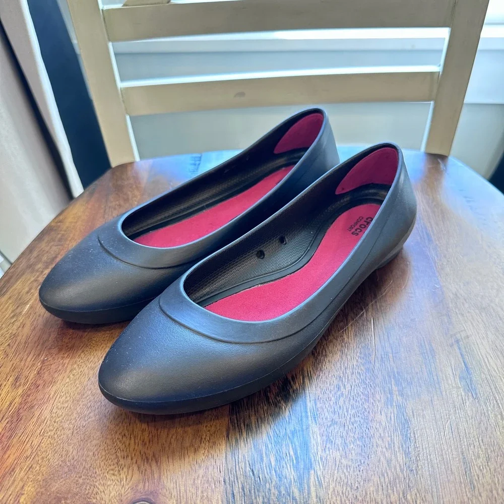 Crocs Eve Flat Shoes Womens Size 9 Black Pink 203404 Lightweight Comfort Slip On